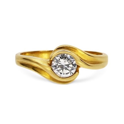 A gold ring with a diamondDescription automatically generated
